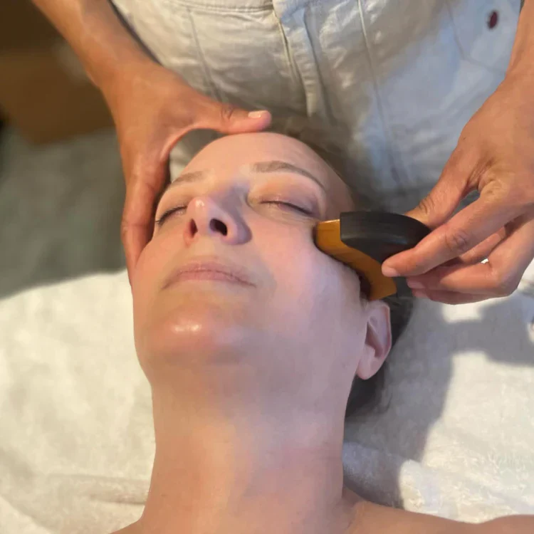 The ContourLift Face Brush - Eliminate Double Chin & Reduce Puffiness + 50% OFF - Image 3